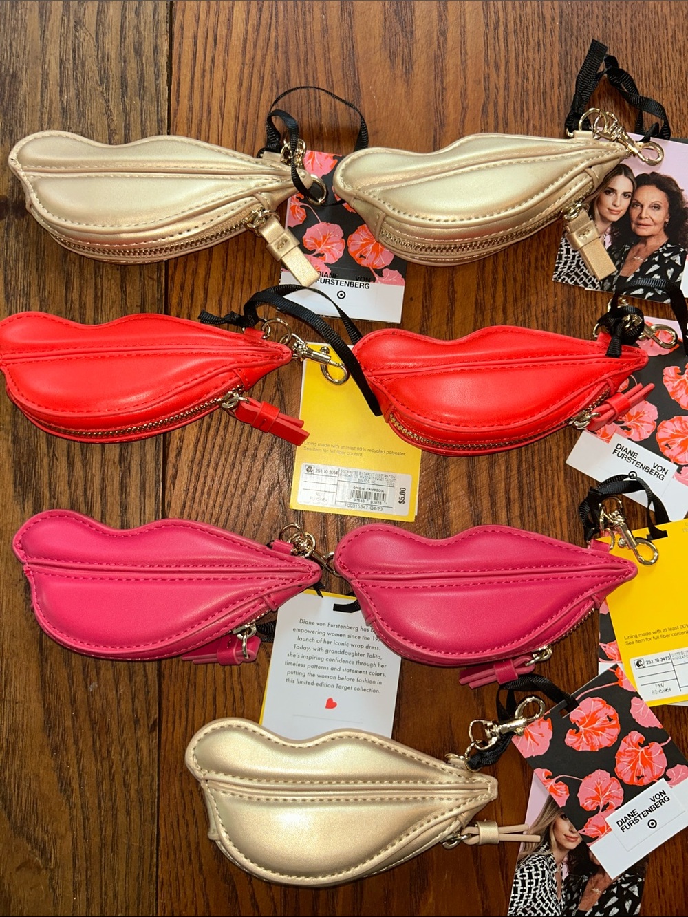 Diane Von Furstenberg Lipstick 💄👄 micro  case w/key chain Set of 7 Great Gifts